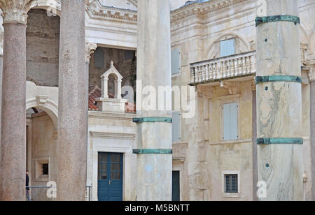 Die antike römische Kaiser Diokletian Palast im Herzen der Altstadt von Split, Kroatien Stockfoto