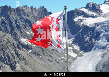 Die Flagge des Wallis (Wallis) in der Südlichen Schweiz. Ein berge Kanton in den Alpen Stockfoto