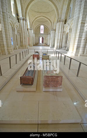 Die Gräber von König Heinrich II. von England und Richard Löwenherz an der Abtei von Fontevraud Stockfoto