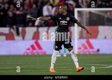 Sevilla, Spanien - 21. Februar: ASHLEY YOUNG von Manchester in Aktion während der UEFA Champions League Achtelfinale Hinspiel Übereinstimmung zwischen Sevilla FC und Manchester United im Estadio Ramon Sanchez Pizjuan am 21 Februar, 2018 in Sevilla, Spanien. (Foto von MB Media/Getty Images) Stockfoto