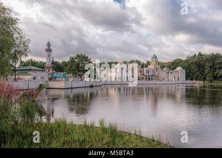 Kaatsheuvel, Niederlande - 19 August 2017: Fata Morgana ist eine der Attraktionen im Freizeitpark Efteling in den Niederlanden Stockfoto