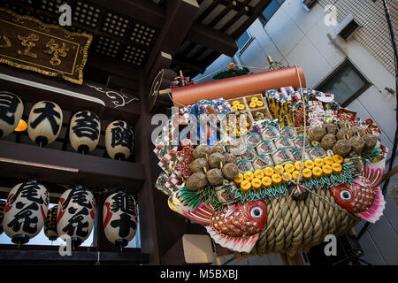 Die Tori-No-Ichi Festival für Glück an der Otori Heiligtum in Asakusa, Tokyo Stockfoto