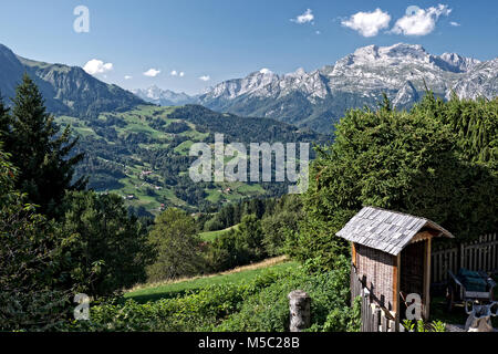 Ansicht Süd West vom Col de Croix Fry, Frankreich. Stockfoto