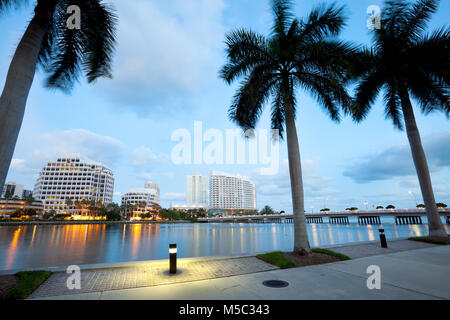 Brickell Key und Brickell Key Drive in Miami, Florida, USA Stockfoto