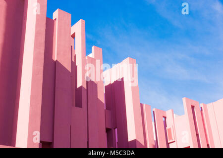 Wände von La Muralla Roja Gebäude in Calpe, Spanien befindet Stockfoto