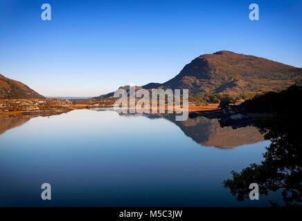 Die lange Strecke (zum Anschluss des Muckross und Oberen Seen), Nationalpark Killarney, County Kerry, Irland Stockfoto