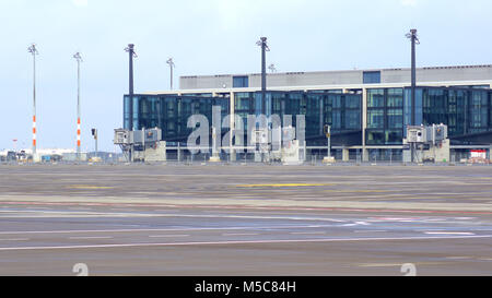 BERLIN, DEUTSCHLAND - Jan 17th, 2015: Flughafen Berlin Brandenburg BER, noch im Bau, leere Gebäude, Architektur tour Stockfoto