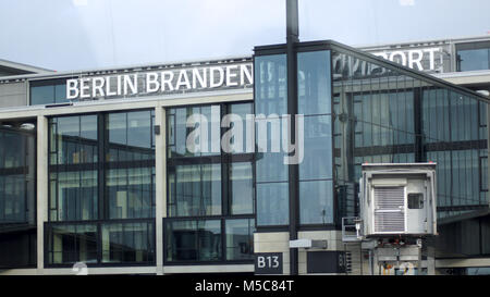 BERLIN, DEUTSCHLAND - Jan 17th, 2015: Flughafen Berlin Brandenburg BER, noch im Bau, leere Gebäude, Architektur tour Stockfoto