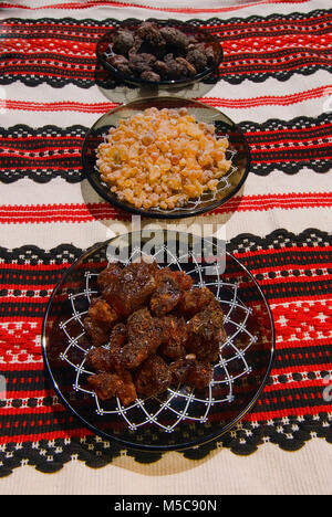 Verschiedene Harze und Weihrauch; Frankincenso (Boswellia papyrifera), Borena (Boswellia neglecta) e (opoponax Commiphora Erythraea). Stockfoto