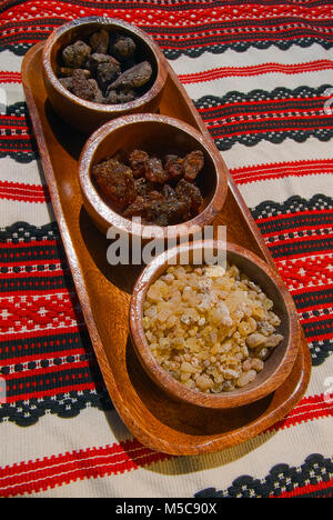 Verschiedene Harze und Weihrauch; Frankincenso (Boswellia papyrifera), Borena (Boswellia neglecta) e (opoponax Commiphora Erythraea). Stockfoto