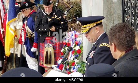 Major General Patrick Reinert, 88th Bereitschaft Division kommandierender General, spricht während einer Zeremonie zu Ehren des 245Th Geburtstag unseres 9. Präsident, William Henry Harrison, 24.02.9, in North Bend, Ohio. Stockfoto