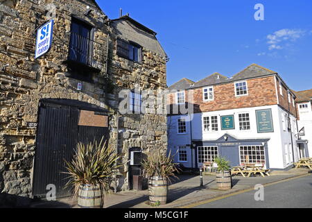 Einfach italienisches Restaurant und Ship Inn, The Strand, Rye, East Sussex, England, Großbritannien, USA, UK, Europa Stockfoto