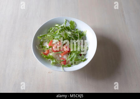 Serie von Bildern mit verschiedenen Phasen der Vorbereitung eines Salat Stockfoto