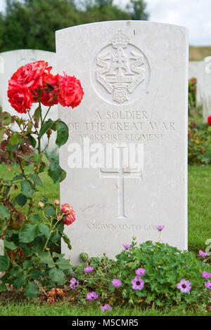 Das Grab eines unbekannten Soldaten bei Cabaret Rouge Friedhof, Frankreich Stockfoto