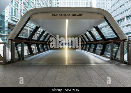 Die Adams Plaza Brücke. Canary Wharf. Jan, 2017. London, Großbritannien Stockfoto