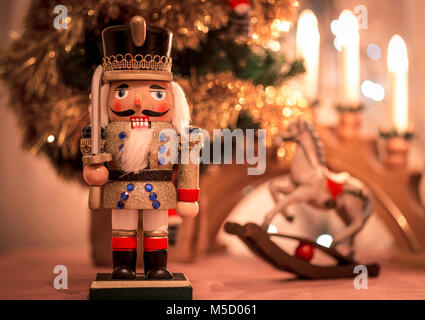 Weihnachten Dekoration - Holz Nussknacker Soldat Spielzeug Stockfoto