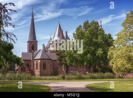 Die Rückseite des märchenhaften Kasteel de Haar befindet sich in der niederländischen Provinz Utrecht. Stockfoto
