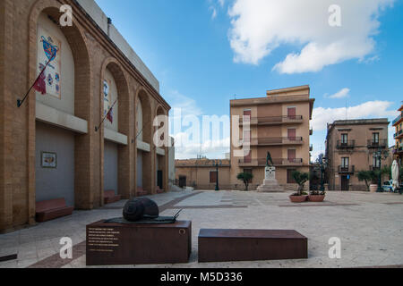 Blick auf den Platz des Dorfes Sambuca Di Sicilia, Italien. Sambuca Di Sicilia ist eine Gemeinde in der Provinz Agrigent in der Italienischen reg Stockfoto