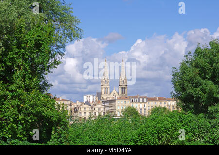 Große Ansicht auf Saint Louis Kirche in Bordeaux (Frankreich) Stockfoto