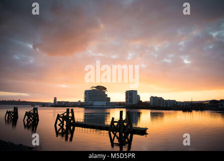 Cardiff Bucht bei Sonnenuntergang, in Cardiff, South Wales, UK. Stockfoto
