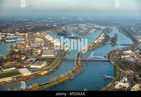 Hochwasser am Rhein, Blick auf die Duisburger Binnenhafen, Duisburg, Ruhrgebiet, Nordrhein-Westfalen, Deutschland Stockfoto