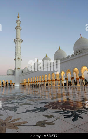 Sheikh-Zayed-Moschee, Abu Dhabi, Vereinigte Arabische Emirate Stockfoto