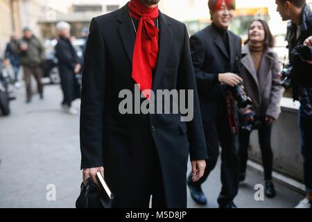 Simone Marchetti, Mode Editor bei La Repubblica, die Teilnahme an der Arthur Arbesser show in Mailand auf der Modewoche - Mar 21, 2018 - Foto: Start- und Landebahn Manhattan/Michael Ip*** Für die redaktionelle Nutzung nur*** | Verwendung weltweit Stockfoto