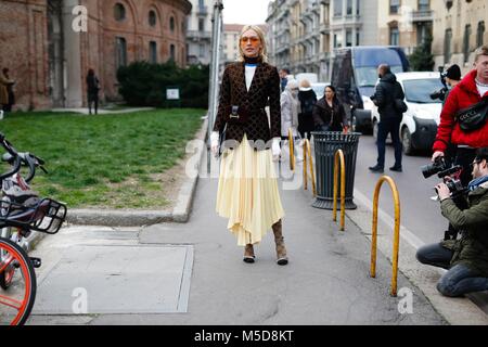 Blogger Viktoria Rader an der Alberta Ferretti show in Mailand auf der Modewoche - Mar 21, 2018 - Foto: Start- und Landebahn Manhattan/Michael Ip*** Für die redaktionelle Nutzung nur*** | Verwendung weltweit Stockfoto