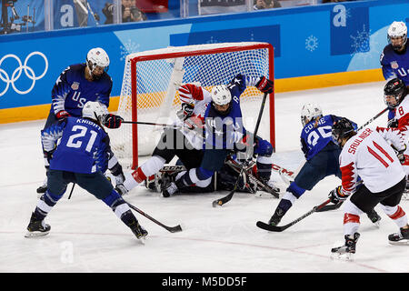 Gangneung, Südkorea. 22 Feb, 2018. Während die Frauen Eishockey Finale bei den PyeongChang 2018 Winter-olympischen Spiele bei Gangneung Hockey Center am Donnerstag, den 22. Februar 2018. Credit: Paul Kitagaki jr./ZUMA Draht/Alamy leben Nachrichten Stockfoto