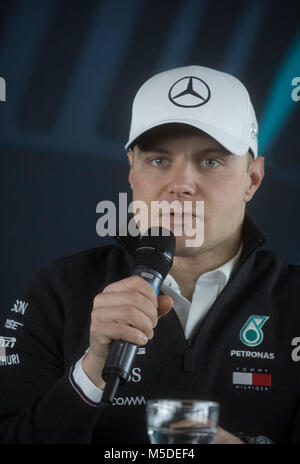 Silverstone, Northamptonshire, Großbritannien. 22 Feb, 2018. Vallteri Bottas sprechen bei der Mercedes F1 Car Launch in Silverstone Credit: ilpo Musto/Alamy leben Nachrichten Stockfoto