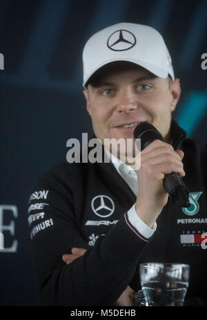 Silverstone, Northamptonshire, Großbritannien. 22 Feb, 2018. Vallteri Bottas sprechen bei der Mercedes F1 Car Launch in Silverstone Credit: ilpo Musto/Alamy leben Nachrichten Stockfoto