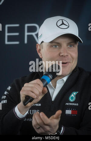 Silverstone, Northamptonshire, Großbritannien. 22 Feb, 2018. Vallteri Bottas sprechen bei der Mercedes F1 Car Launch in Silverstone Credit: ilpo Musto/Alamy leben Nachrichten Stockfoto