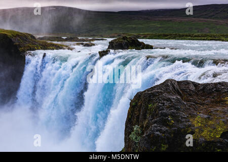 Berühmte godafoss ist einer der schönsten Wasserfälle Islands im Norden befindet. Stockfoto