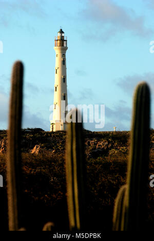 Kalifornien Leuchtturm in der Nähe von Arashi Beach an der nordwestlichen Spitze der Aruba. Stockfoto