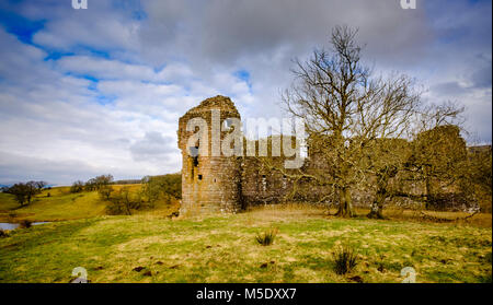 Morton Schloss ist durch ein künstliches Loch in den Hügeln über Nithsdale, in Dumfries und Galloway, Südwesten Schottlands gelegen. Es liegt 2,5 Meilen nördlich-ea Stockfoto