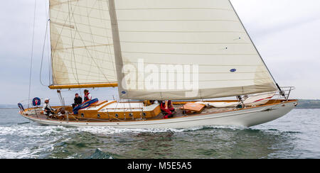 Die klassischen Holz- yacht Sibylle von Cumae unter vollen Segeln. Stockfoto