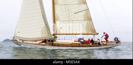 Die klassischen Holz- yacht Sibylle von Cumae unter vollen Segeln. Stockfoto