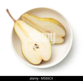 Birne in Schüssel auf weißem Hintergrund. Abate Fetel Birne. Ansicht von oben Stockfoto