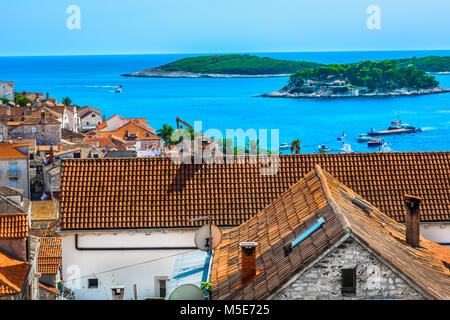 Luftaufnahme der Stadt Hvar in Kroatien, Adria Sommer. Stockfoto