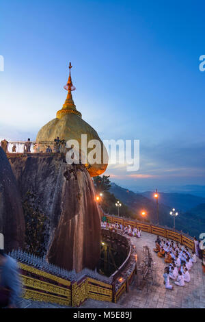 : Mount Kyaiktiyo kyaikto Pagode (Golden Rock),, Mon, Myanmar (Birma) Stockfoto