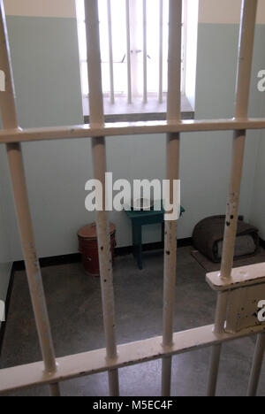 Nelson Mandelas Zelle des Gefängnisses auf Robben Island, Cape Town, Südafrika Stockfoto