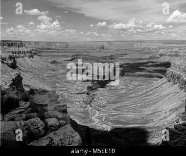 Grand Canyon Biber Canyon südlichen Teil der GRAND CANYON NATIONAL MONUMENT VOM KOPF DER BIBER CANYON SUCHEN DIREKT AM BERG SINYALA. CIRCA 1954. . Stockfoto