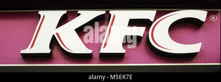 Kiew, Ukraine. 22 Feb, 2018. Kentucky Fried Chicken (KFC) restaurant logo im Ocean Plaza Mall in Kiew gesehen. Quelle: Igor Golovniov/SOPA/ZUMA Draht/Alamy leben Nachrichten Stockfoto