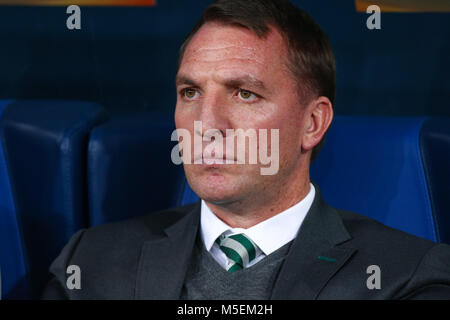 Sankt Petersburg, Russland. 22 Feb, 2018. Head Coach Brendan Rodgers von FK Keltischen schaut während der UEFA Europa League Umlauf von 32 Fußballspiel zwischen FC Zenit Sankt Petersburg und FK Celtic bei Saint Petersburg Stadion. Quelle: Igor Russak/SOPA/ZUMA Draht/Alamy leben Nachrichten Stockfoto