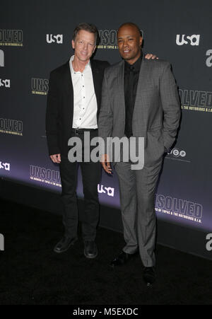 HOLLYWOOD, CA - 22. Februar: Greg Kading, Daryn Dupree, bei der Premiere von USA Network" Ungelöst: Die Ermordung von Tupac und dem berühmt-berüchtigten B.I.G.' an der Avalon in Hollywood am 22. Februar 2018. Credit: Faye Sadou/MediaPunch Stockfoto
