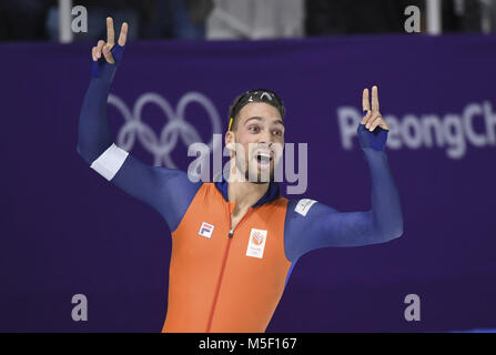 Pyeongchang, Südkorea. 23 Feb, 2018. Kjeld Nuis der Niederlande feiert Sieg nach der Männer 1000 m Fall der Eisschnelllauf bei den Olympischen Winterspielen 2018 PyeongChang an Gangneung Oval, Tainan, Südkorea, Jan. 23, 2018. Kjeld Nuis behauptete die Goldmedaille in einer Zeit von 1:07.95. Credit: Ju Huanzong/Xinhua/Alamy leben Nachrichten Stockfoto