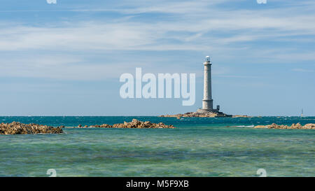Küste in der Nähe von Auderville, Phare du Cap de la Hague, Normandie Frankreich an einem sonnigen Tag im Sommer Stockfoto