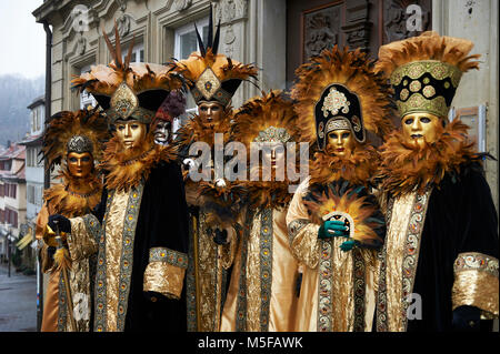 Venezianischen Karneval in Schwäbisch Hall eine kleine mittelalterliche Stadt in Deutschland. Das Festival genannt wird Hallia Venezia. Stockfoto