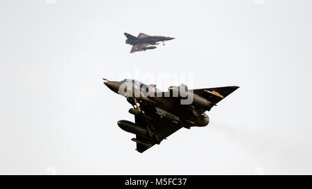 LEEUWARDEN, Niederlande - 28.MÄRZ 2017: Französische Luftwaffe Dassault Mirage 2000 Fighter jet Flugzeuge zu landen auf Leeuwarden airbase während der Übung F Stockfoto