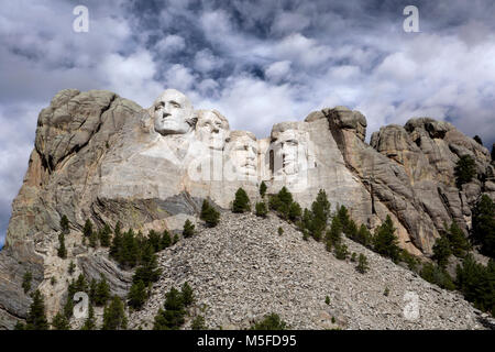 SD 00027-00 ... South Dakota - Presedents Georg Washington, Thomas Jefferson, Theodore Roosevelt und Abraham Lincoln geschnitzt in einem Berghang am Berg Stockfoto